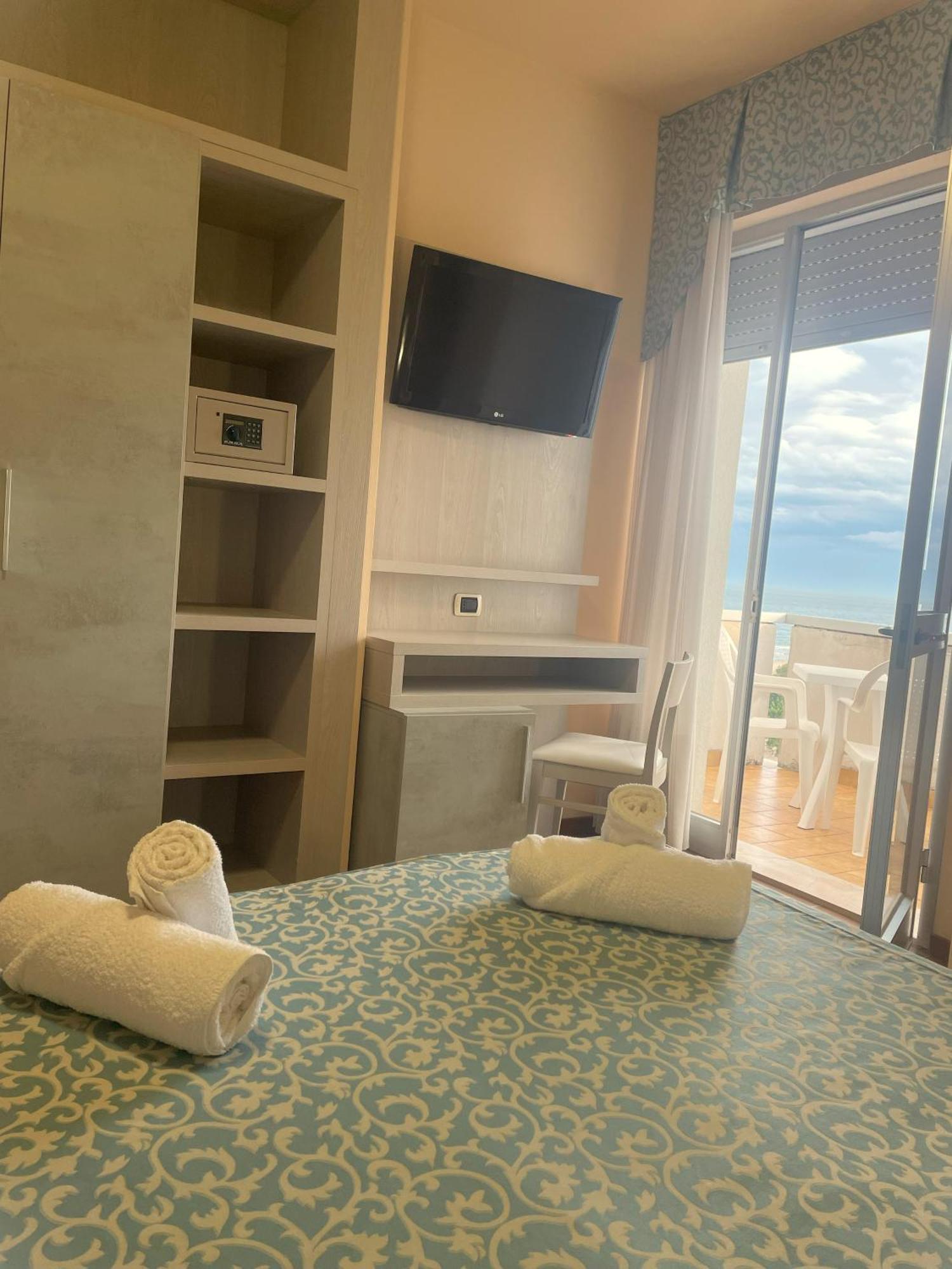 Hotel Costa Verde 토르토레토 외부 사진